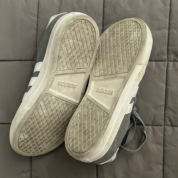 Kids Adidas Shoes sz 12 (12K) - Picture 4 of 10